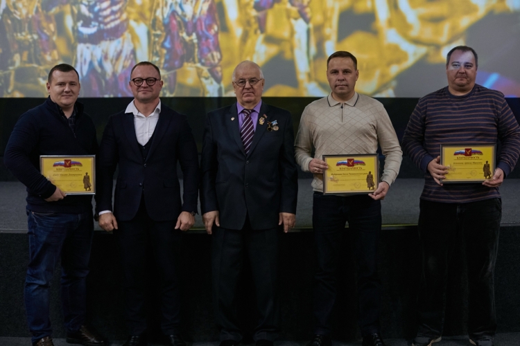 🎉На торжественное мероприятие были приглашены юные боксеры, показавшие достойные результаты по итогам соревнований и общественной жизни. 🤝Федерация бокса Тимашевского района благодарит администрацию города за высокую оценку работы и оказываемую поддержку спортсменам. #ФБ_ТР