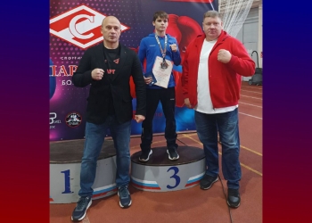 Кравец Давид — призёр Всероссийских соревнований по боксу