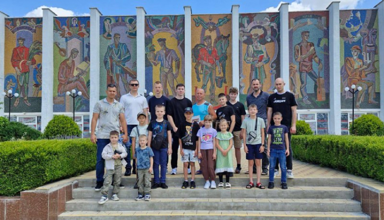 Урок мужества вне ринга: юные боксёры Тимашевского района посетили музей семьи Степановых
