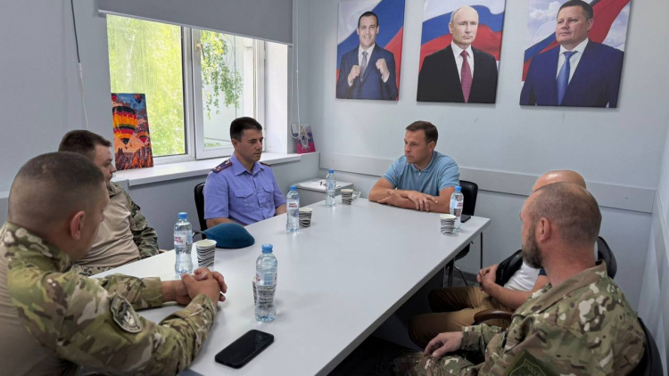 Встреча с героями: в штабе Федерации бокса Тимашевского района прошло важное событие